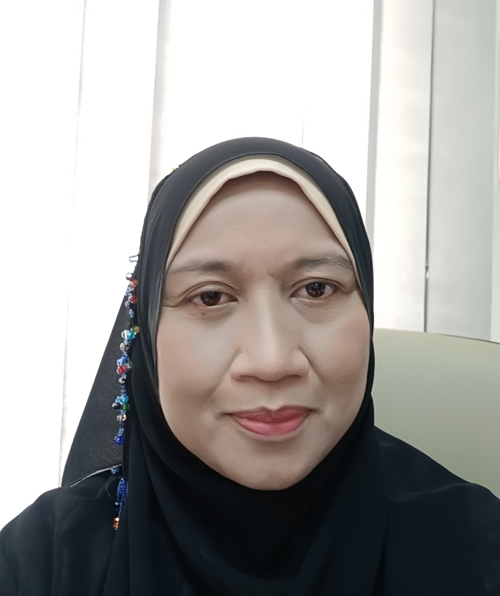 Sjamsiah, S.Si.,M.Si.,Ph.D (Ketua Jurusan Kimia)